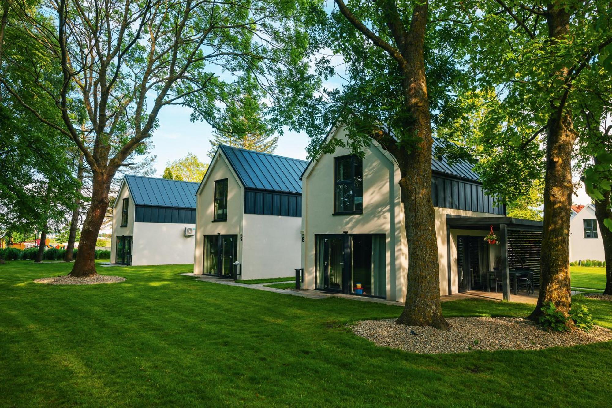 Domki Villa Hoff Resort Trzęsacz Exteriör bild