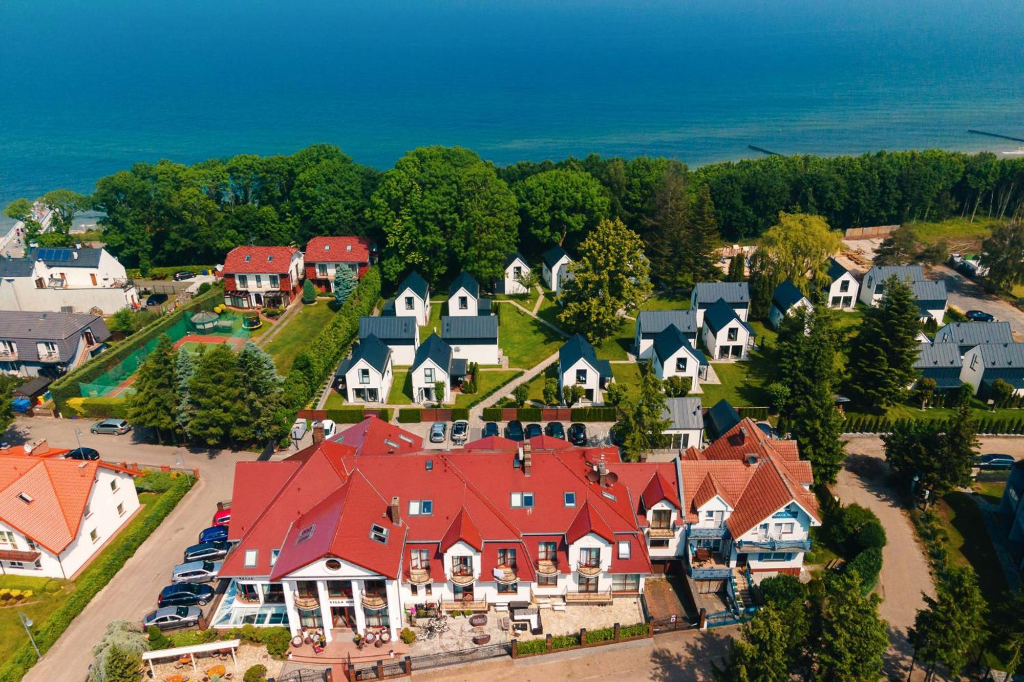 Domki Villa Hoff Resort Trzęsacz Exteriör bild